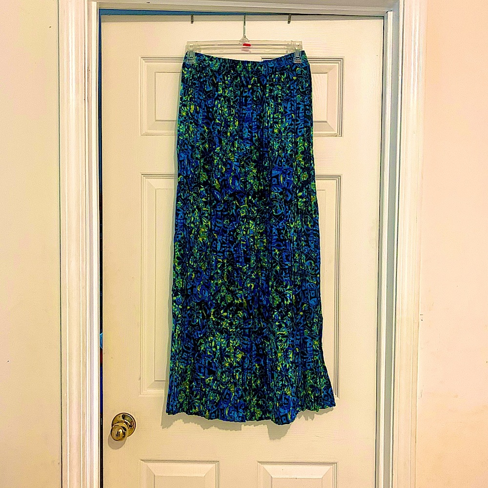 Size M black broom skirt with blue and green design by Studio C